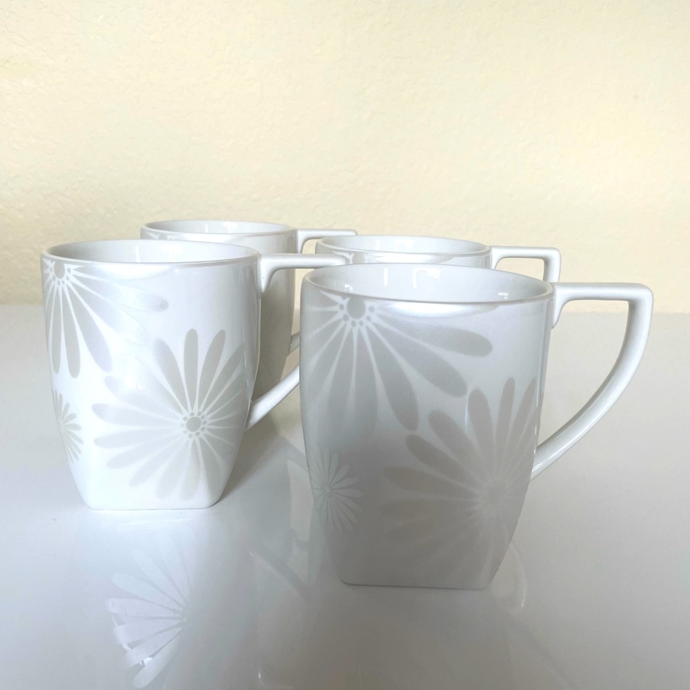 Set of 4 222 Fifth Alice Platinum Daisy Coffee Tea Mug